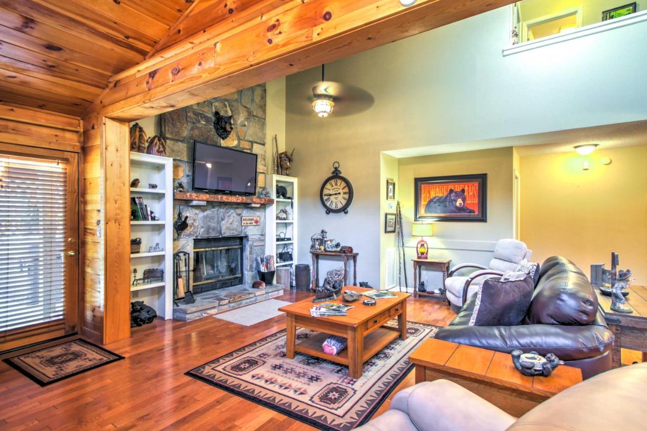 Tree Top Dream Cabin With Hot Tub In Gatlinburg! Villa Luaran gambar